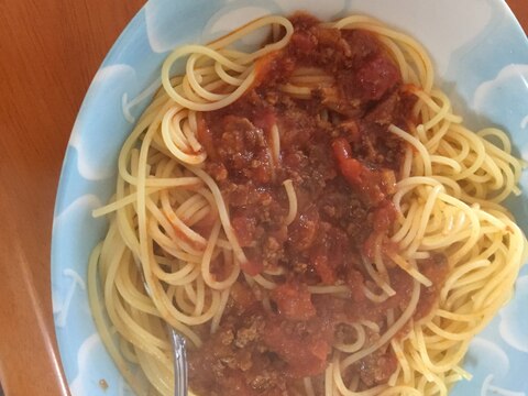 簡単トマトソースのパスタ